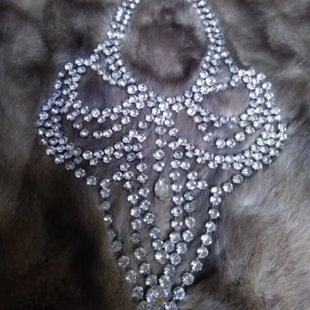 Stunning Austria Rhinestone Choker Bib Necklace